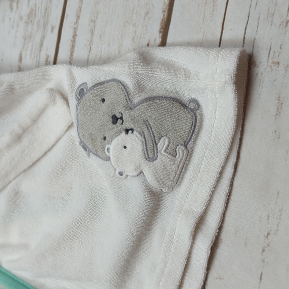 Carter's Just One You White Bear Towel Robe 0-9M - Picture 2 of 5